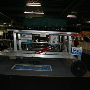 Boat lift at 2009 TIBS